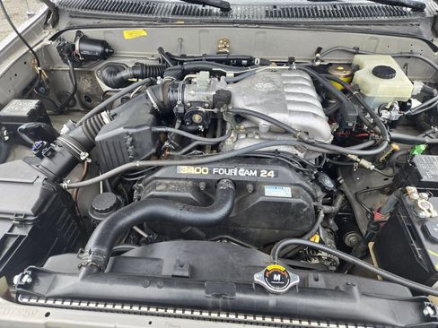 Used 2002 Toyota 4Runner SR5 image 32