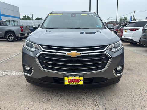 Used 2020 Chevrolet Traverse LT w/ Driver Confidence II Package AWD/4WD image 3