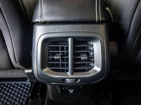 Used 2015 Jeep Cherokee Latitude w/ Cold Weather Group AWD/4WD image 26