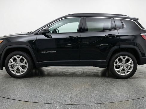 Used 2025 Jeep Compass Latitude image 5