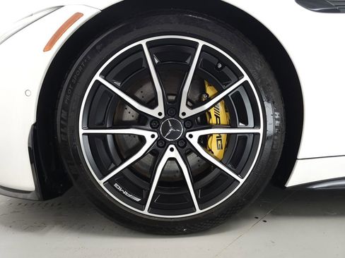 Used 2023 Mercedes-Benz SL 63 AMG 4MATIC w/ Driver Assistance Package image 40