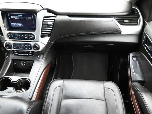 Used 2019 GMC Yukon XL SLT image 37