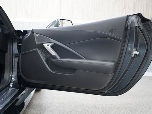 Used 2018 Chevrolet Corvette Z06 RWD image 35