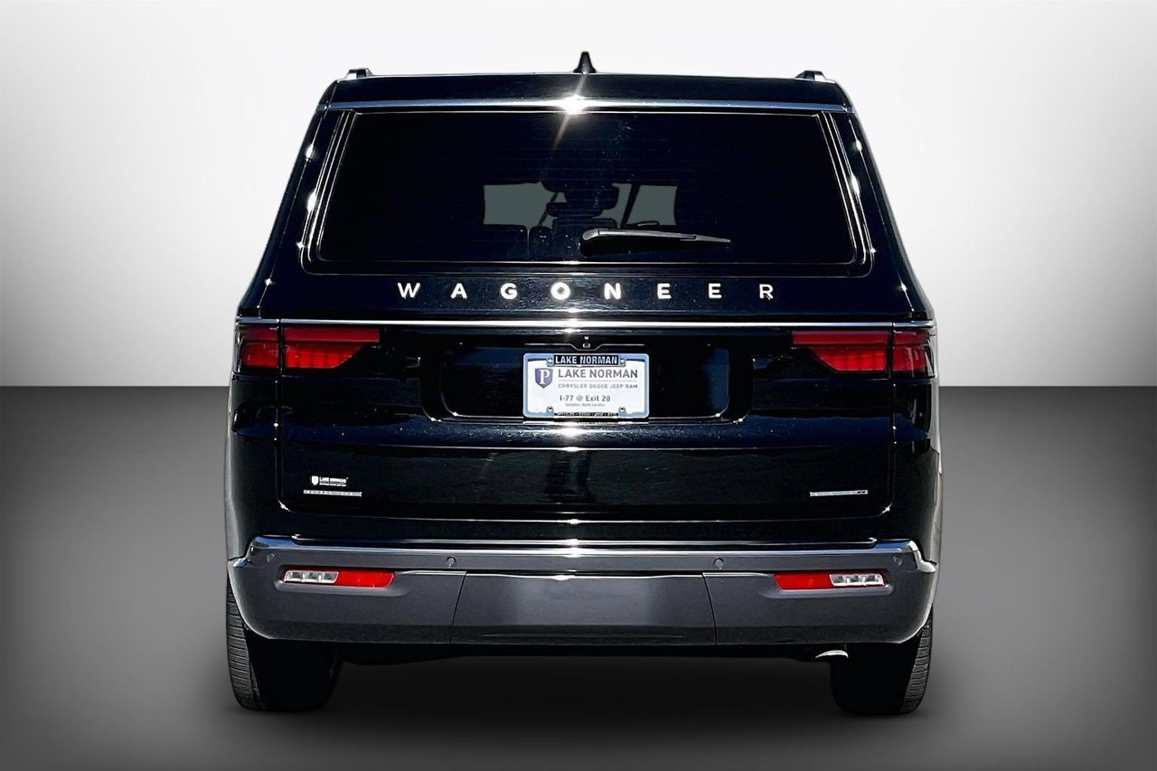 Used 2022 Jeep Wagoneer Series II w/ Convenience Group I AWD/4WD image 7