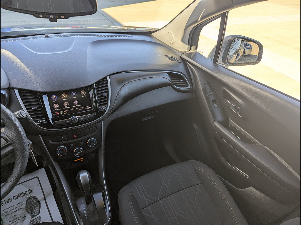 Used 2020 Chevrolet Trax LT AWD/4WD image 25