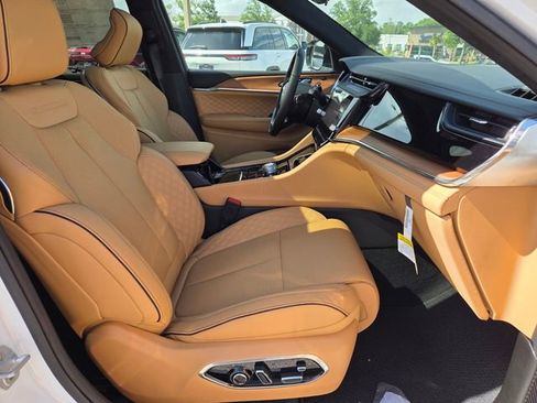 New 2026 Jeep Grand Cherokee Summit w/ Obsidian Package image 16