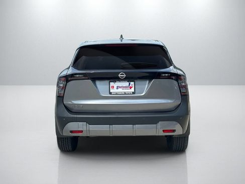Used 2025 Nissan Kicks SV w/ Charging Package FWD image 6