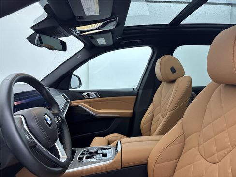 Used 2024 BMW X5 xDrive40i w/ Parking Assistance Package image 24