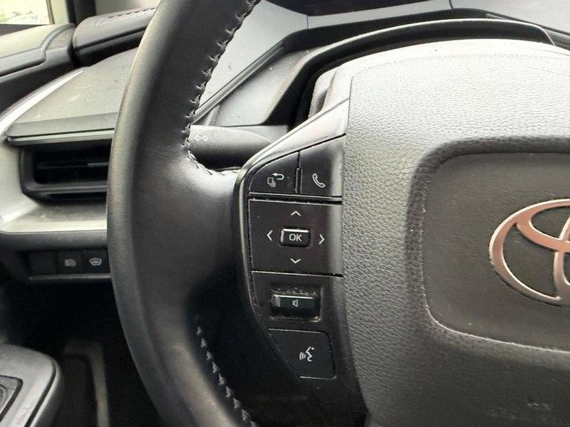 Used 2025 Toyota Prius LE FWD image 10