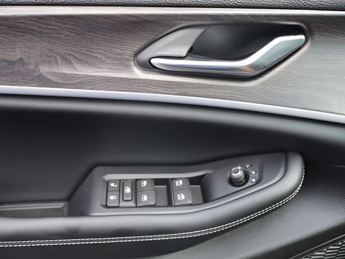 New 2026 Jeep Grand Cherokee L 4WD image 22