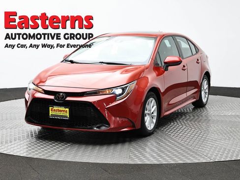 Used 2020 Toyota Corolla LE w/ LE Premium Package FWD image 1