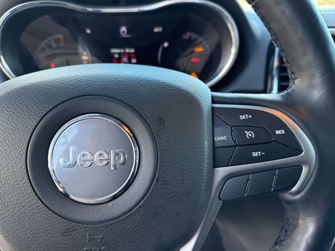 Used 2022 Jeep Grand Cherokee Limited image 38