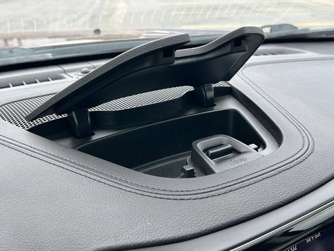 Used 2019 Jeep Cherokee Limited AWD/4WD image 21