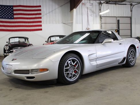 Used 2001 Chevrolet Corvette Z06 w/ Memory Pkg RWD image 1