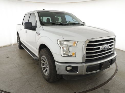 Used 2016 Ford F150 XLT w/ Equipment Group 302A Luxury RWD image 3
