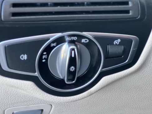 Used 2017 Mercedes-Benz GLC 300 w/ Premium 2 Package image 8