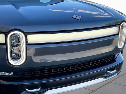 Used 2023 Rivian R1S Adventure AWD/4WD image 29