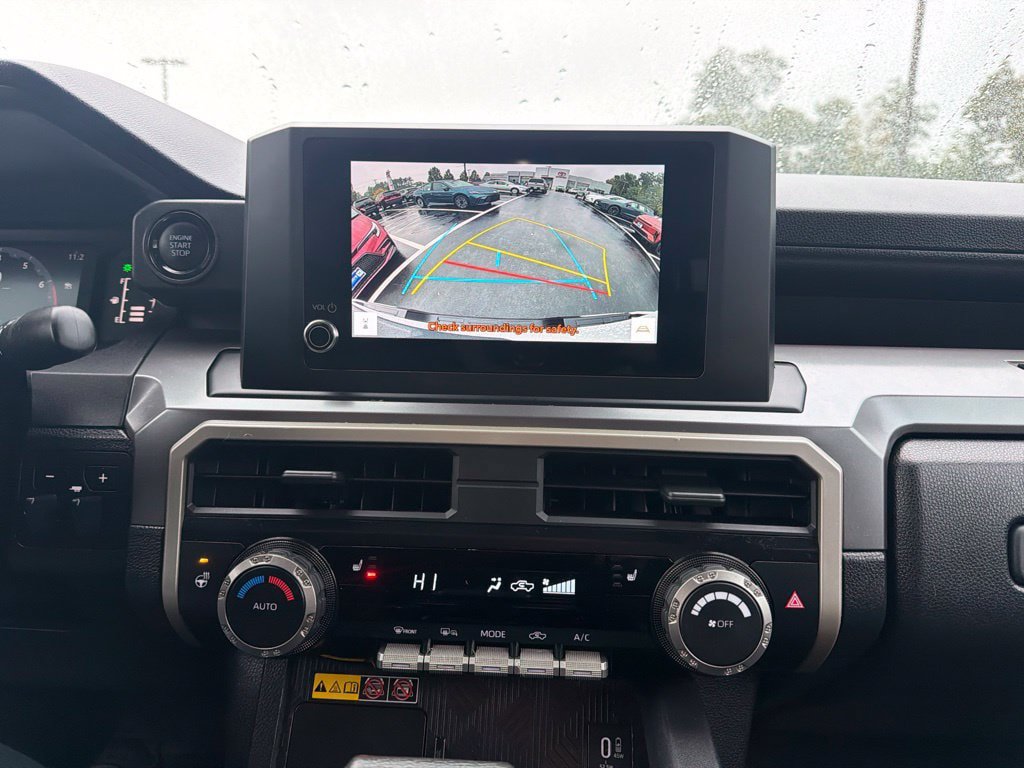 Certified 2025 Toyota Tacoma SR5 AWD/4WD image 25