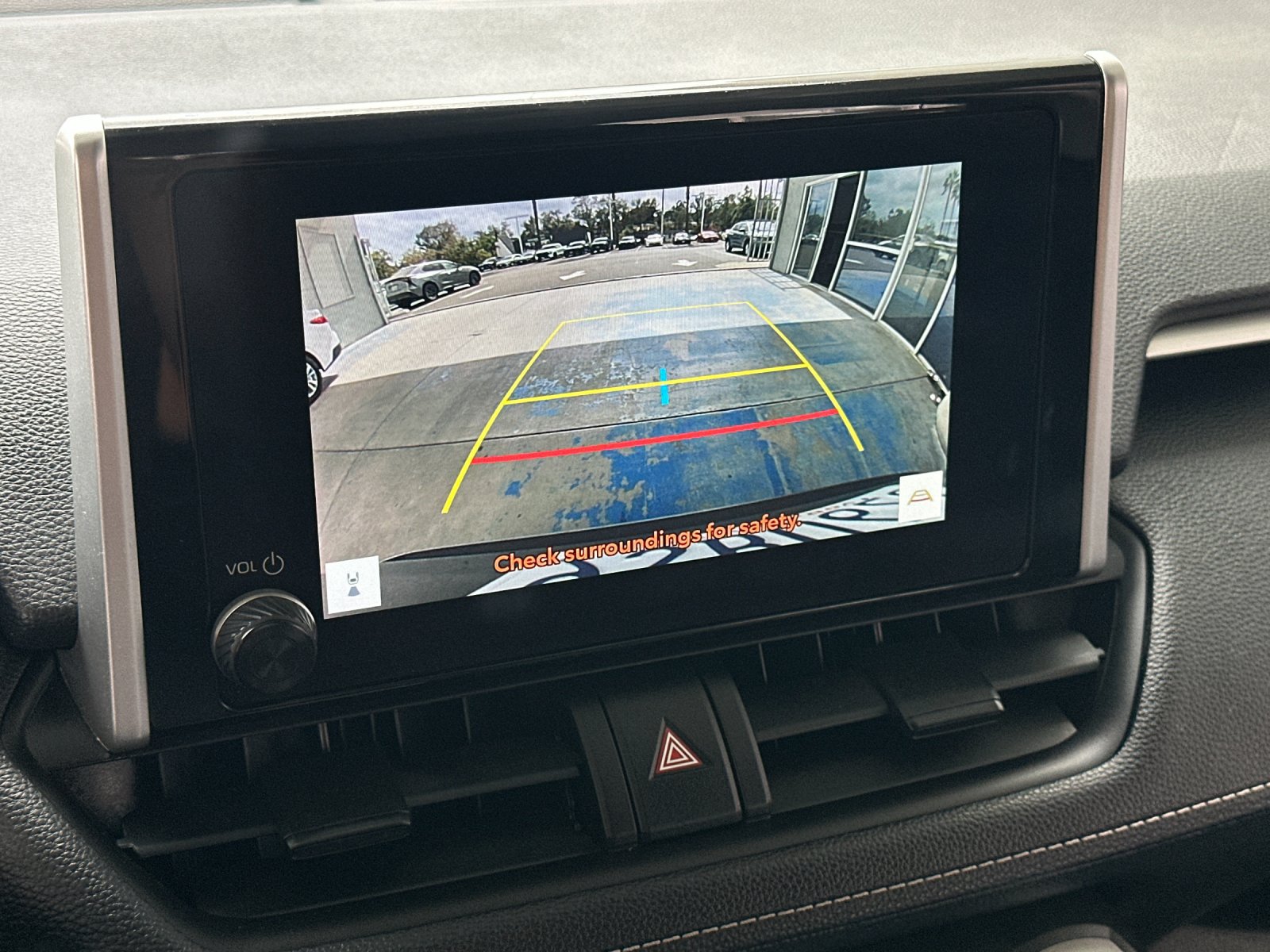 Used 2025 Toyota RAV4 XLE AWD/4WD image 17