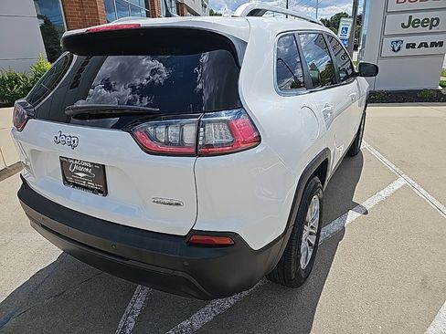 Certified 2021 Jeep Cherokee Latitude Plus w/ Sun & Sound Group image 14