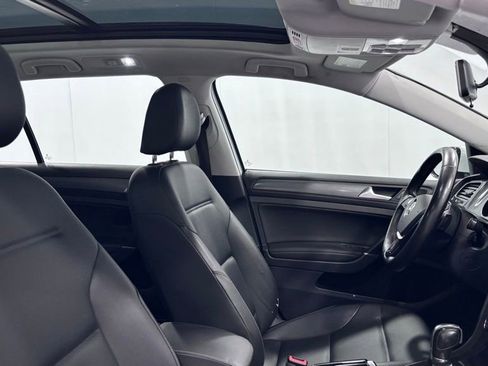 Used 2018 Volkswagen Golf SE FWD image 19