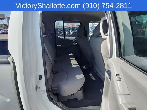 Used 2019 Nissan Frontier SV image 27