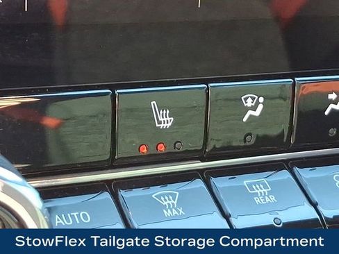 Used 2024 Chevrolet Colorado Z71 w/ Z71 Convenience Package 2 image 31