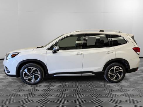 Used 2022 Subaru Forester Touring image 2