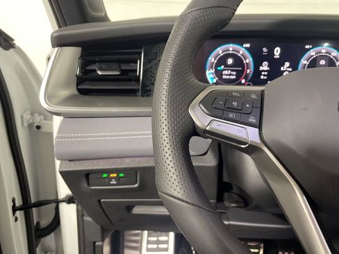 New 2026 Volkswagen Tiguan SE R-Line image 13