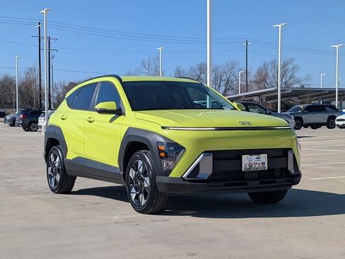 Used 2025 Hyundai Kona SEL image 7