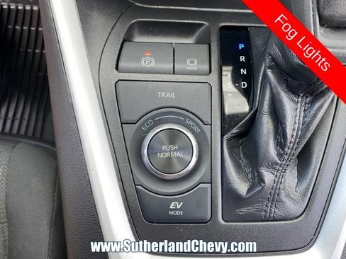 Used 2021 Toyota RAV4 XLE AWD/4WD image 33