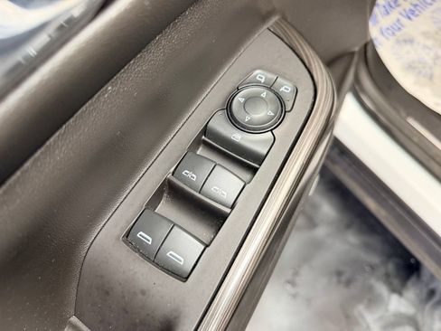 Used 2020 GMC Acadia SLT w/ LPO, Floor Liner Package FWD image 8