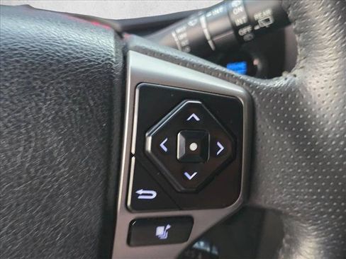 Used 2022 Toyota 4Runner TRD Sport AWD/4WD image 13