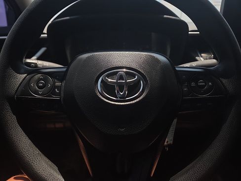 Used 2025 Toyota Corolla LE FWD image 12