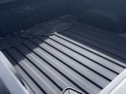 Used 2025 Chevrolet Silverado 1500 LT image 7