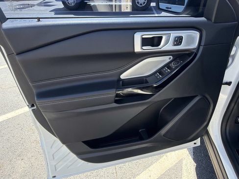 Used 2023 Ford Explorer ST w/ Equipment Group 401A AWD/4WD image 18