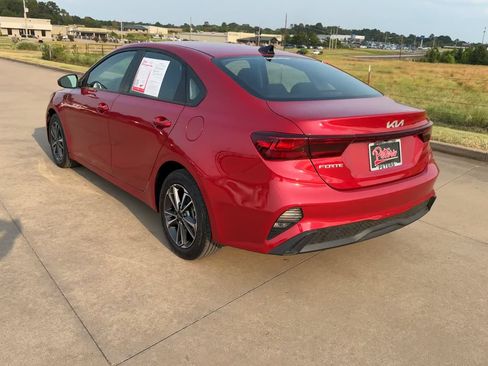 Used 2024 Kia Forte LXS FWD image 7