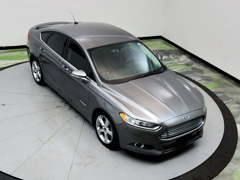 Used 2014 Ford Fusion SE FWD image 32