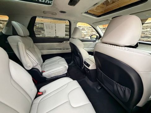 Used 2025 Hyundai Palisade Calligraphy image 30