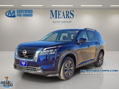 Used 2024 Nissan Pathfinder SV image 1