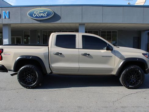 Used 2023 Chevrolet Colorado Trail Boss w/ Advanced Trailering Package image 2