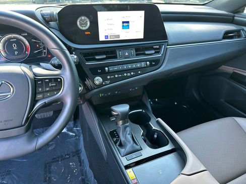 Used 2025 Lexus ES 350 w/ Premium Package FWD image 29