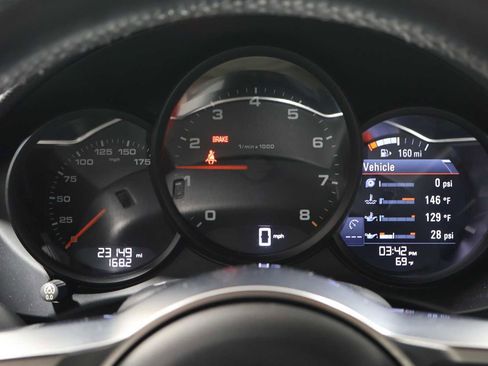 Used 2018 Porsche 718 Cayman RWD image 22
