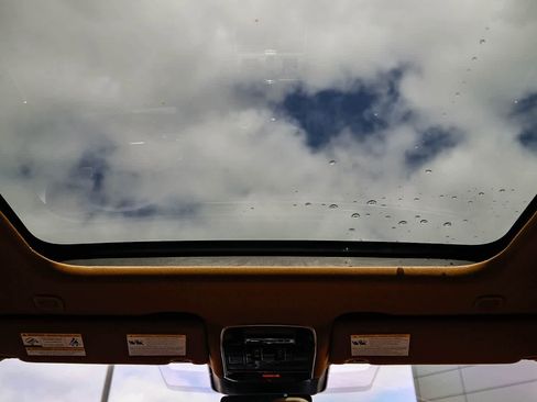 Used 2023 Land Rover Range Rover SE image 12