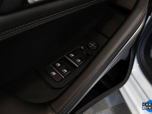 Used 2022 BMW X6 M50i w/ Premium Package AWD/4WD image 16