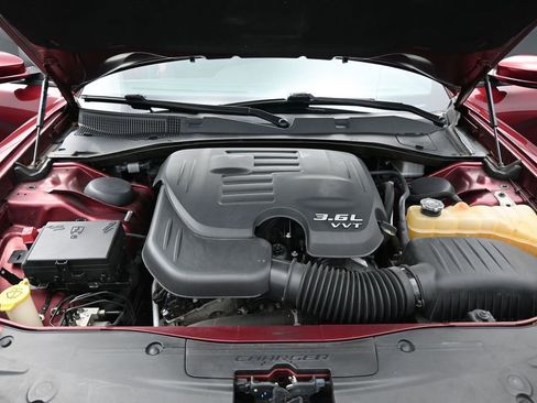 Used 2019 Dodge Charger SXT RWD image 25