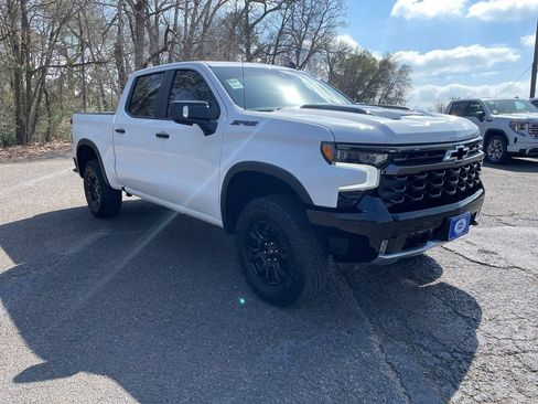 Used 2024 Chevrolet Silverado 1500 ZR2 w/ Dark Appearance Package AWD/4WD image 9