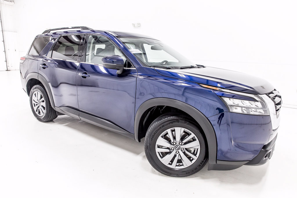 Used 2025 Nissan Pathfinder SV AWD/4WD image 8