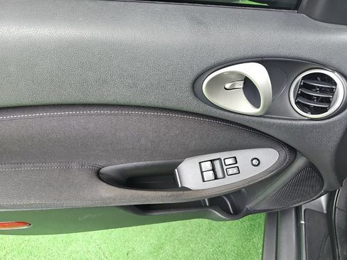 Used 2017 Nissan 370Z Coupe RWD image 19