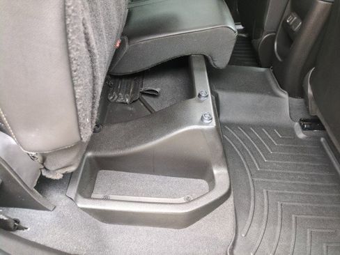 Used 2019 Chevrolet Colorado Z71 image 44